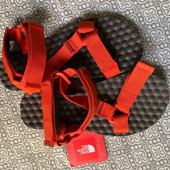 NWT The North Face Base Camp Switchback Sandals - Picture 2 of 3